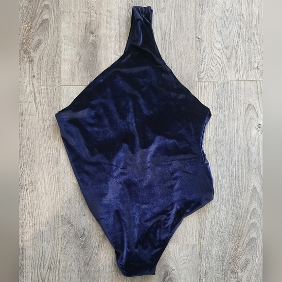 Fabletics One Strap Velour Bodysuit Size XXL - Picture 3 of 10